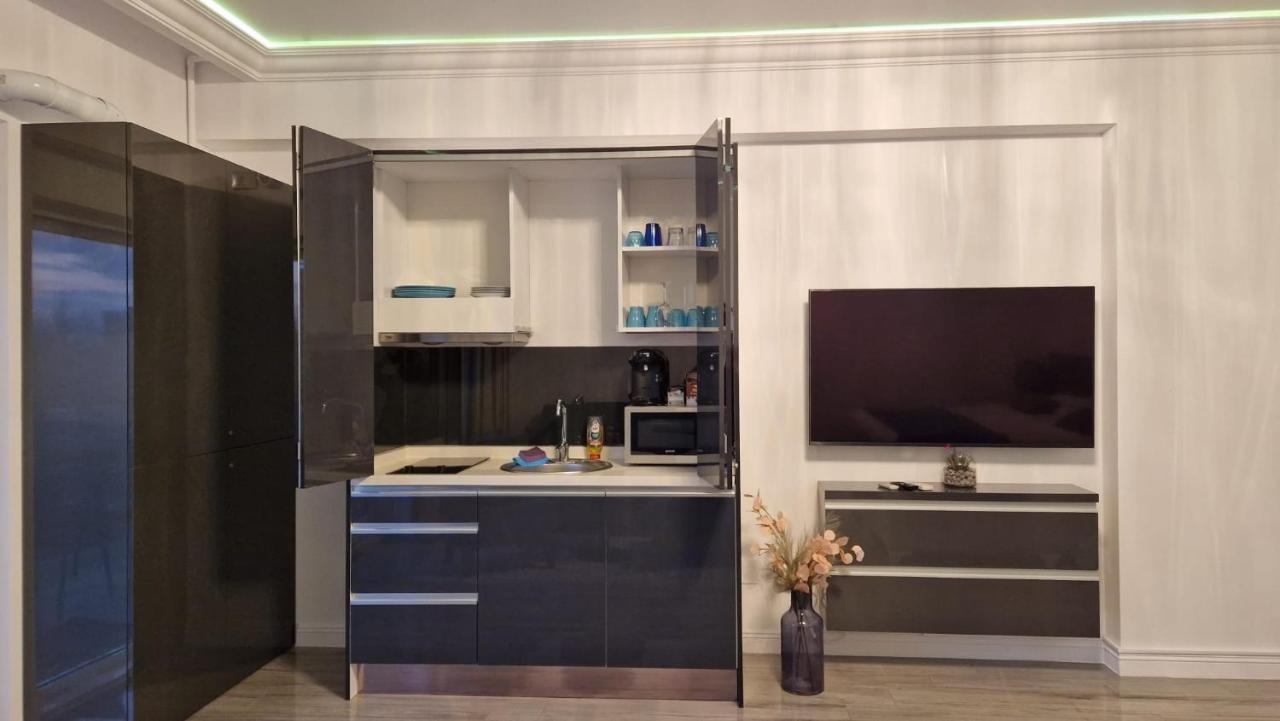 White Tower - Private Studio 106 Mamaja Zewnętrze zdjęcie